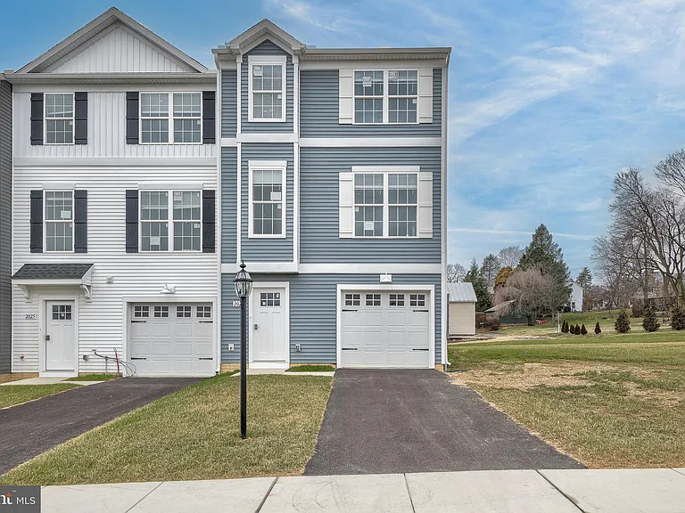 2056 Terrace View Ln — Photo 1