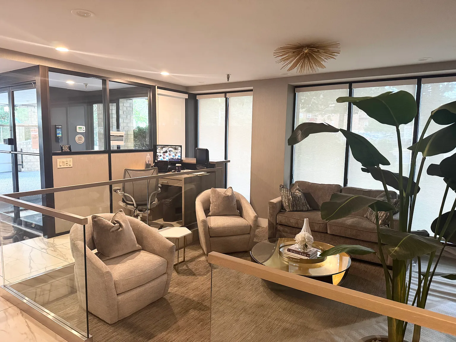 2 bed, 1.5 bath, 1100 sqft, $4,400 — Photo 3