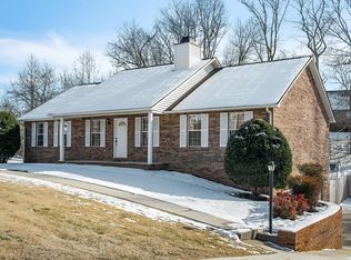 559 Windrowe Dr, Cookeville, TN 38506