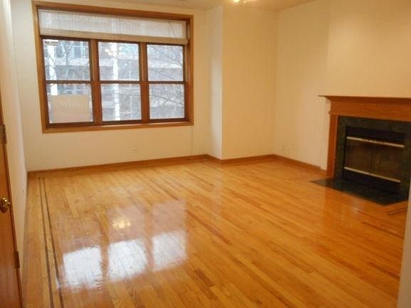 2nd image of 1942 W Diversey Pkwy #3