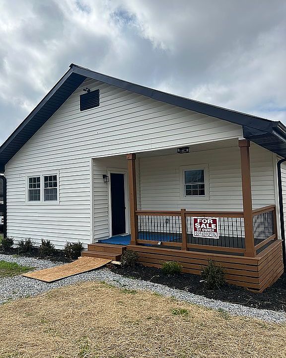 1st image of 407 I St