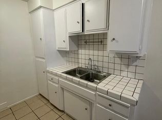 454 W 9th St, Long Beach, CA 90813