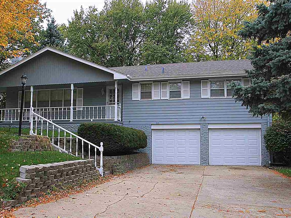 2nd image of 3604 S 107th Avenue Cir
