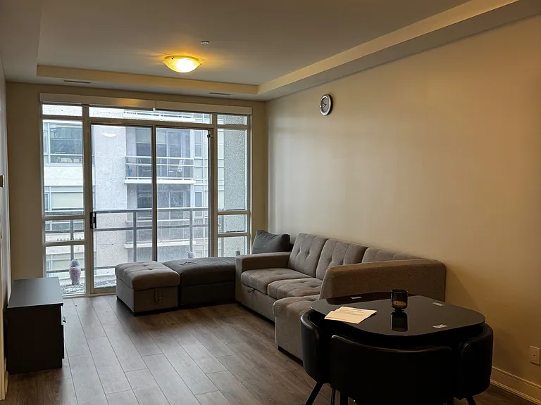 150 Main St W #13 — Photo 3