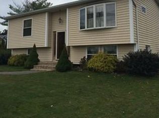 96 Prospect St, Dartmouth, MA 02748