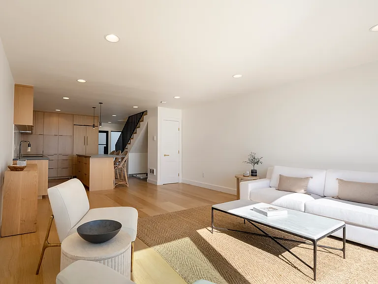 101 Grand Ave #11 — Photo 7