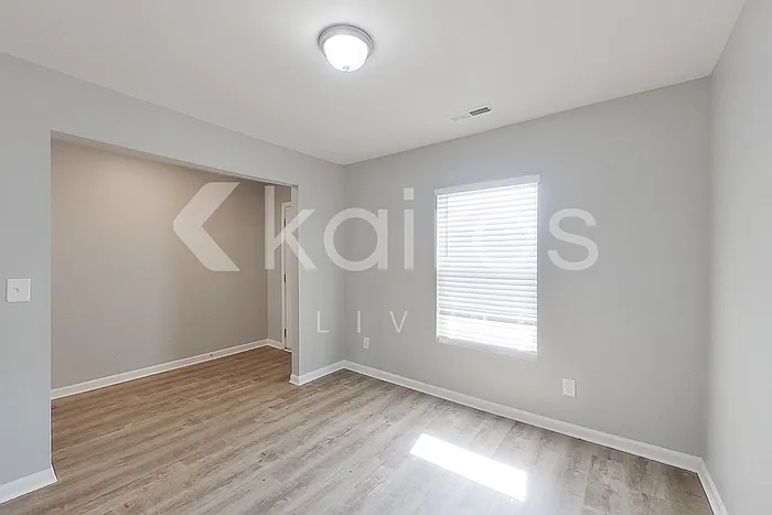 334 Waterfall Rd — Photo 4