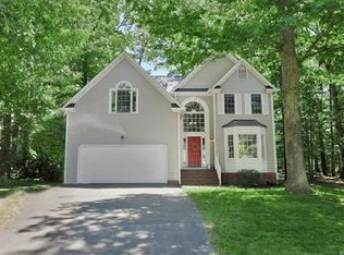 6005 Oak Landing Dr, Chester, VA 23831