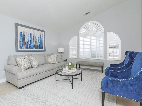 4th image of 3278 Magnolia Ave