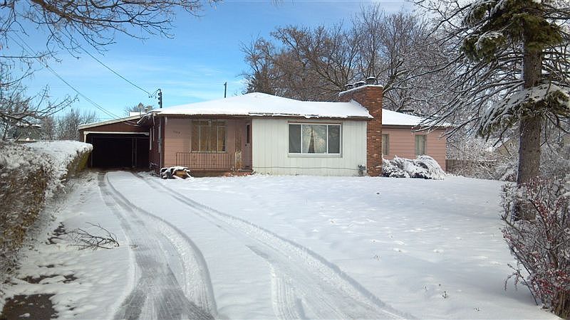 front of 1069 Holtslander