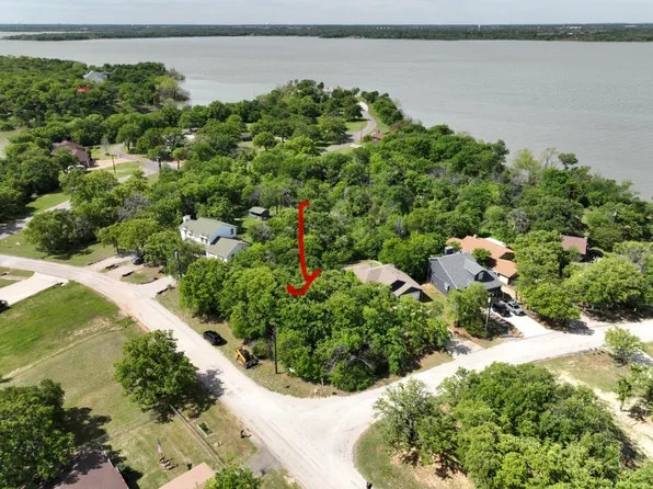 300 Dogie And Highland Trl, Little Elm, TX 75068
