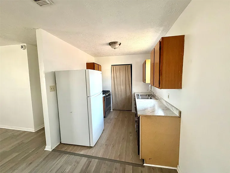 710 Fields St — Photo 5