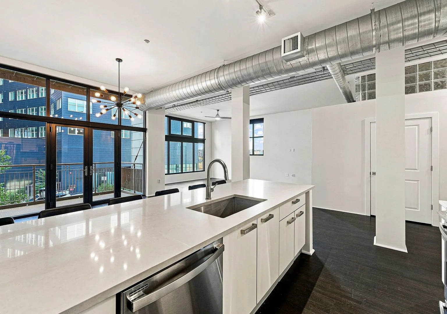 2 Bedroom, 2 Bath Modern Condo In Ballpark District! — Photo 3