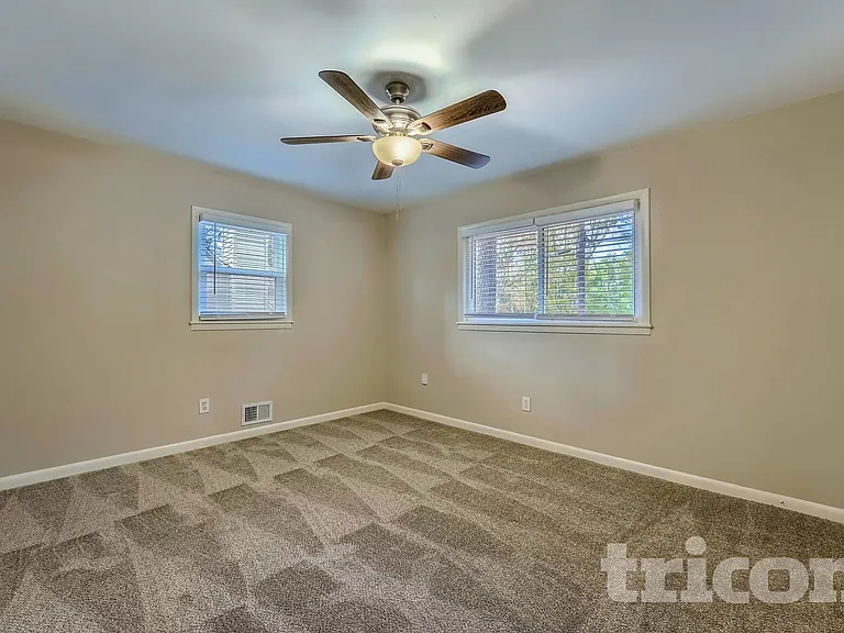 2381 Melody Ln NW — Photo 9