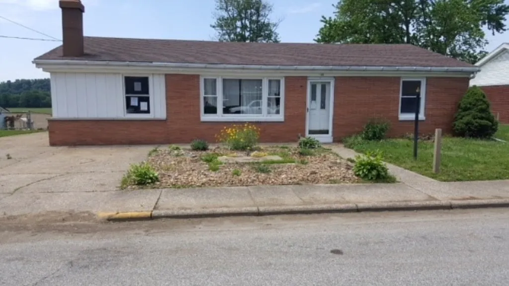908 Green Meadows St photo 1