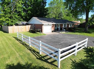 623 S Hickory Ln, Petersburg, IN 47567