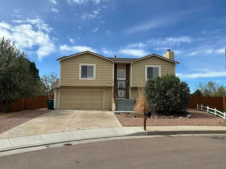 7345 Handcraft Ct — Photo 2