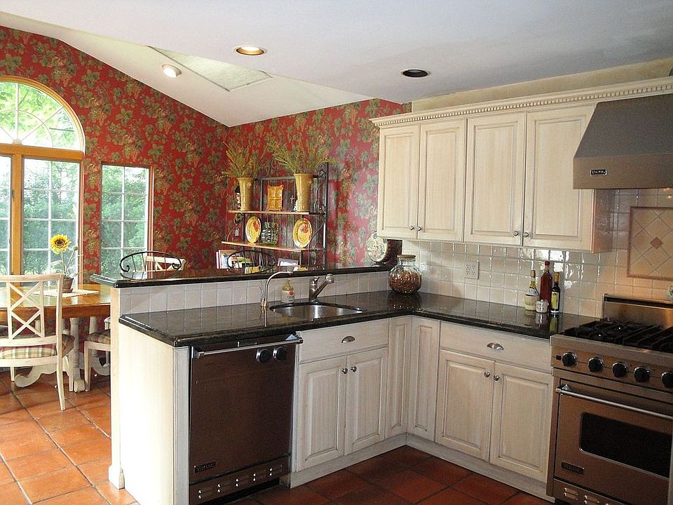 2nd image of 108 Wyatt Rd