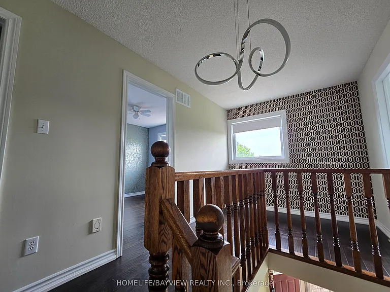 176 Humberland Dr — Photo 22