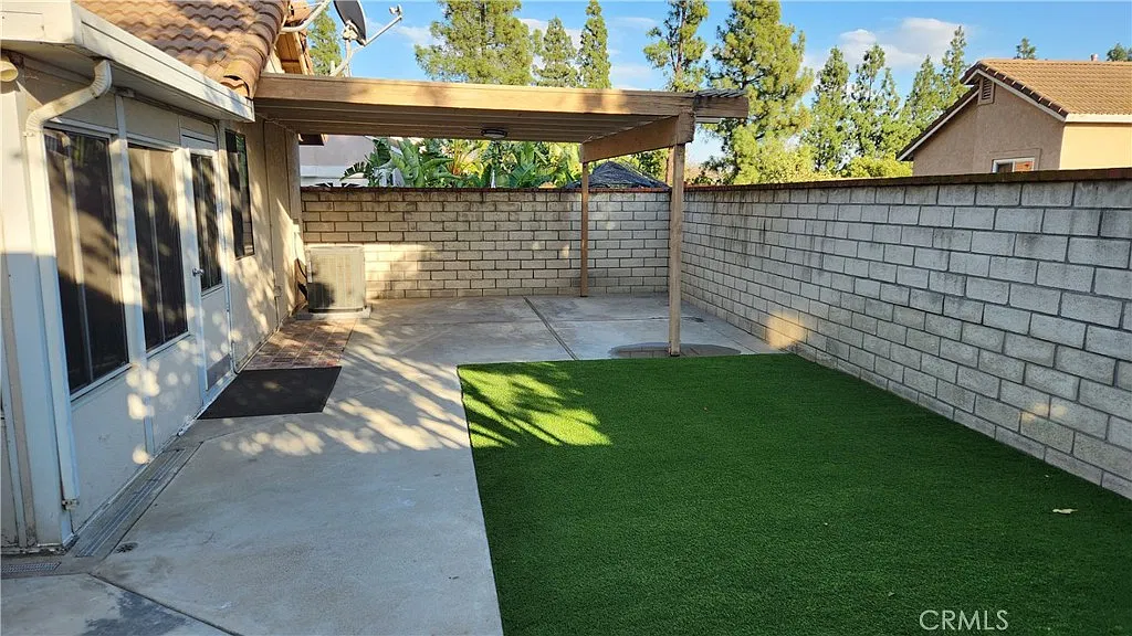 3 bed, 1089 sqft, $3,100 — Photo 4
