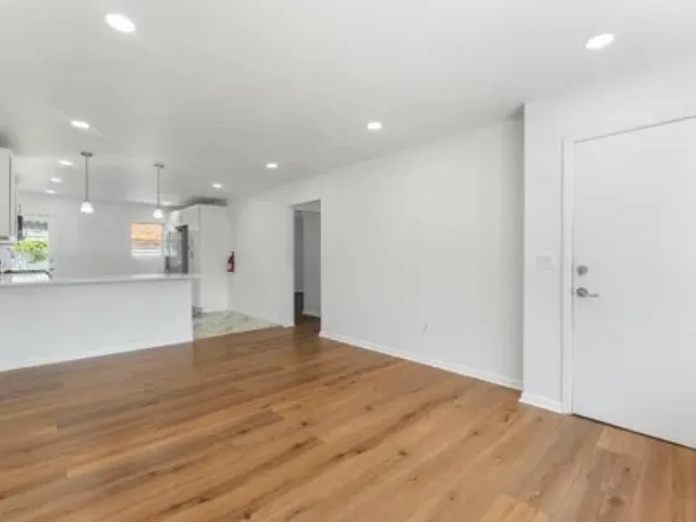 323 S Wood Ave #1 — Photo 4