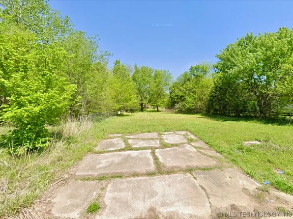 1935 E 62nd St N, Tulsa, OK 74130