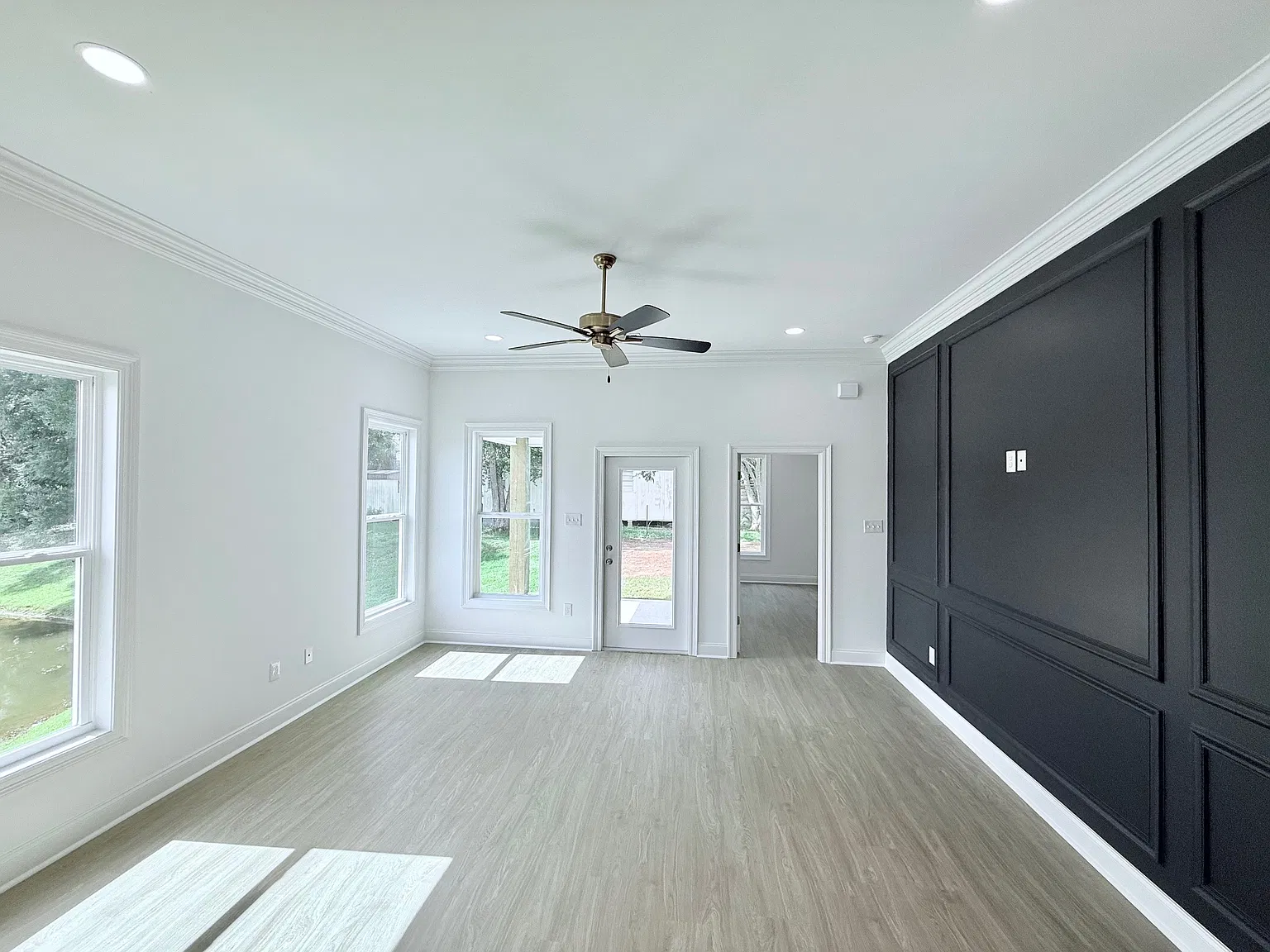 3 bed, 1350 sqft, $2,000 — Photo 4