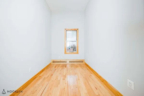 Rented by Nooklyn NYC LLC | media 18