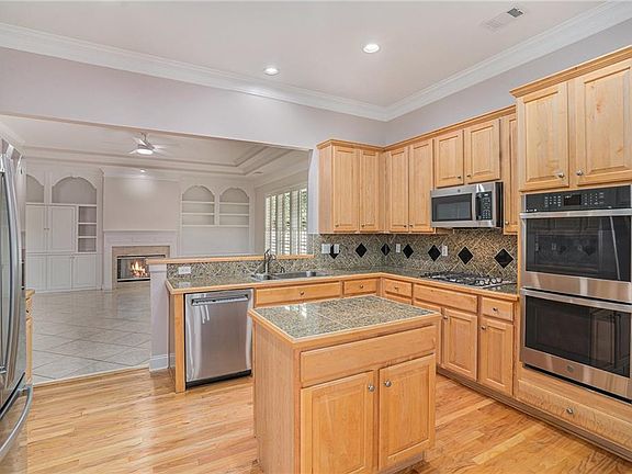 2nd image of 5003 Village Terrace Dr