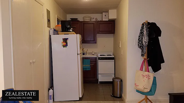 Rented by ZealEstate Group Inc | media 28