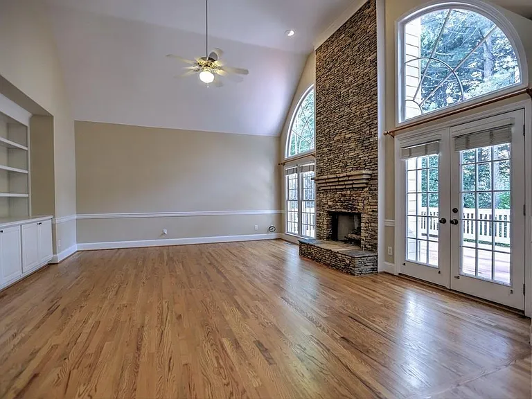 515 Mellbrook Ln — Photo 5