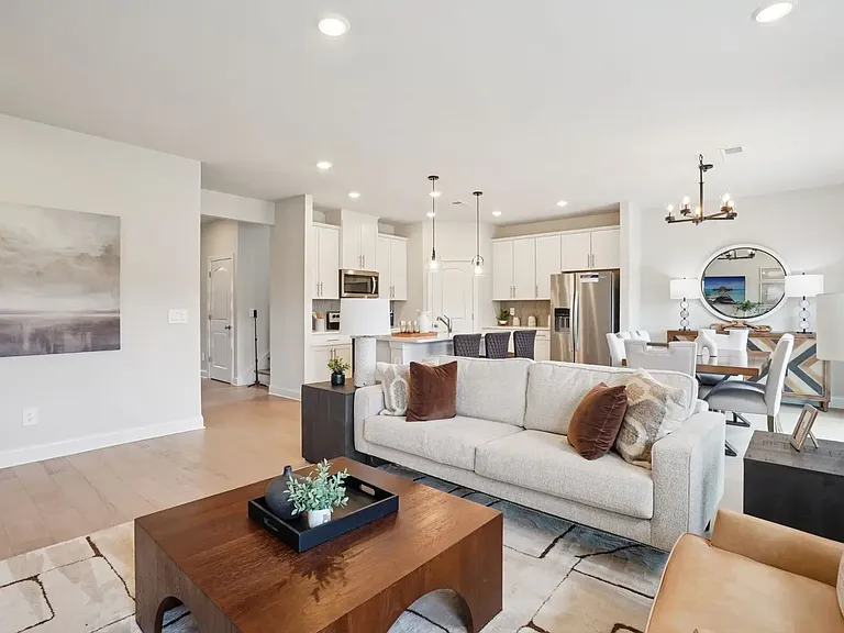 4952 Leesa Ann Ln — Photo 3