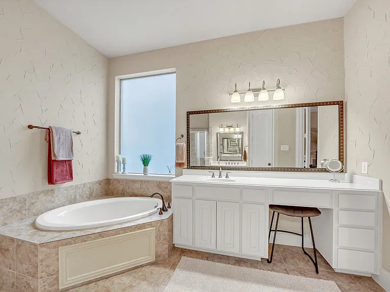 5048 Exposition Way — Photo 20
