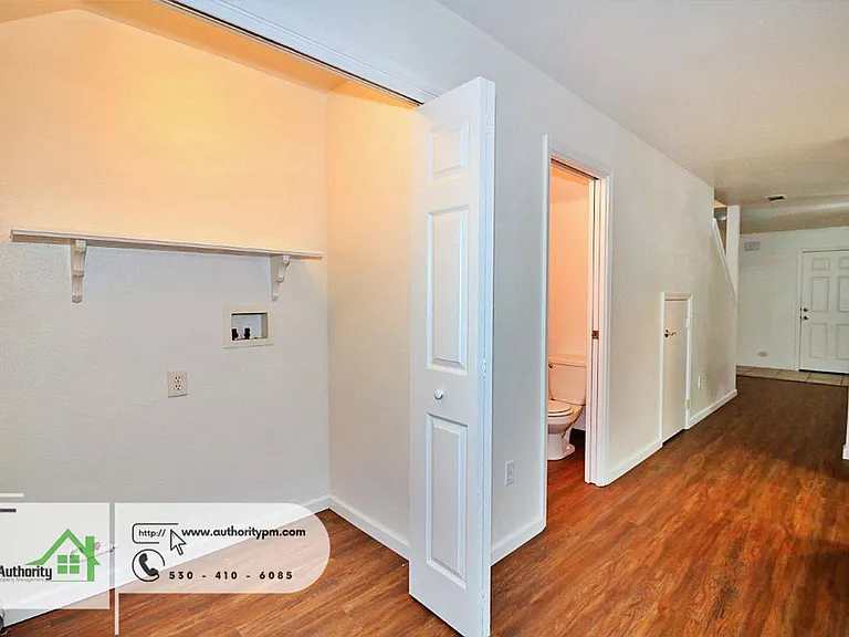 1729 Laurel Ave #B — Photo 13