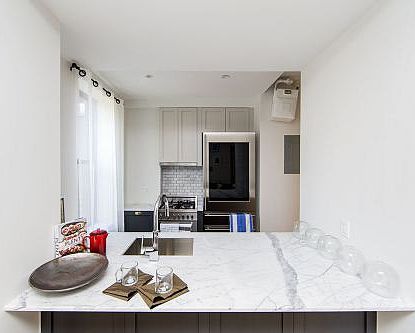 4th image of 56 W 11th St APT 4RW