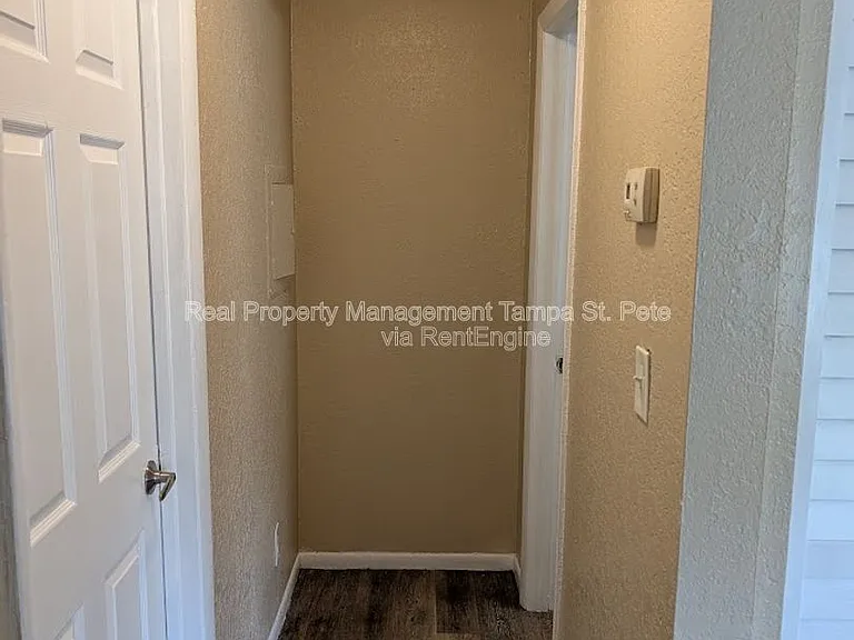 8429 N 39th St #3 — Photo 8