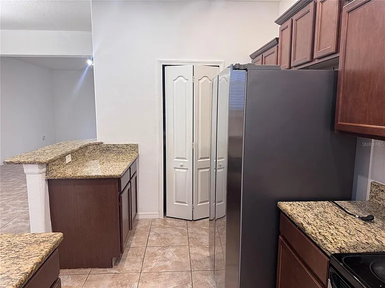 2853 Adelaide Ct — Photo 8