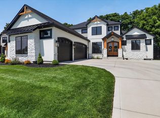 11171 Albany Ridge Dr, Osceola, IN 46561