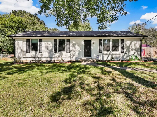 523 Jewel Dr, Clarksville, TN 37042