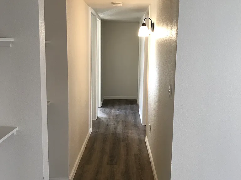 744 E Dennett Ave #104 — Photo 5