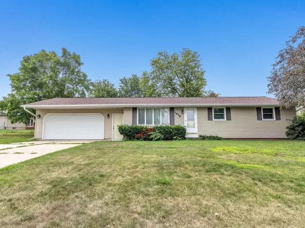 1676 Klaus St, Greenleaf, WI 54126