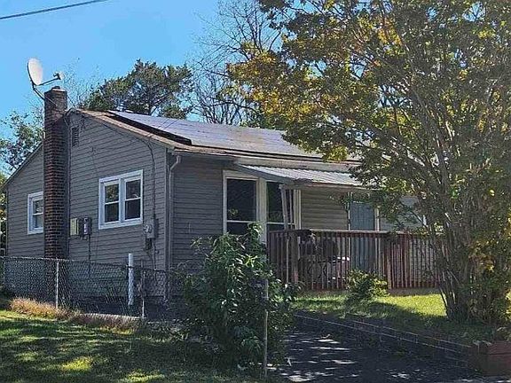 2nd image of 421 Manor Ave