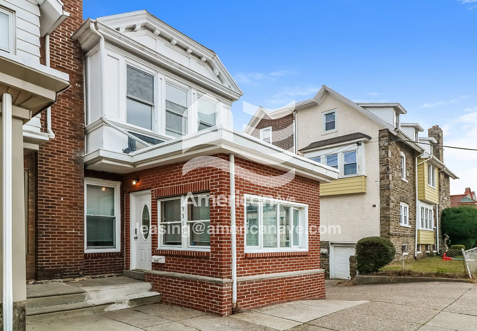 3 bed, 1.0 bath, 1504 sqft, $1,724 — Photo 2