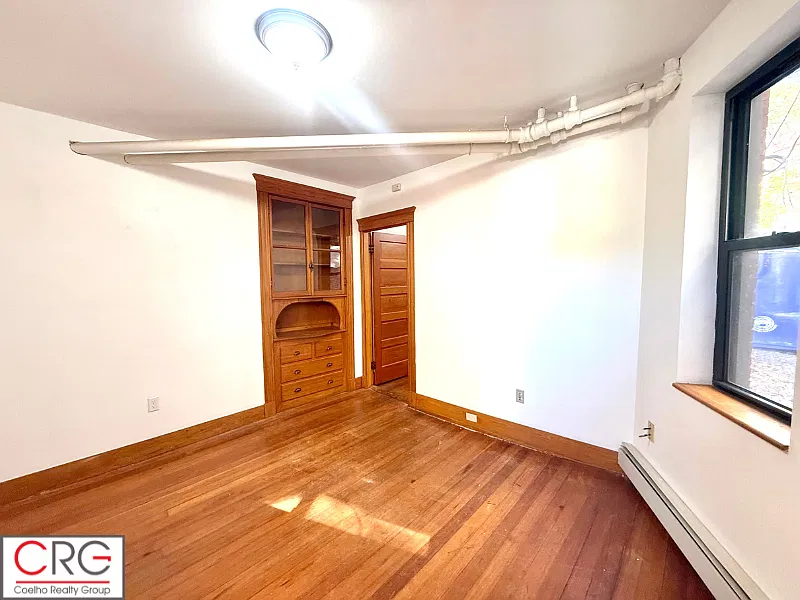 2 bed, 800 sqft, $2,500 — Photo 3