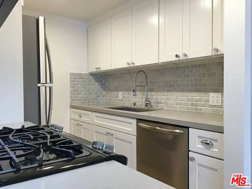 1 bed, 1.0 bath, 750 sqft, $3,095 — Photo 2
