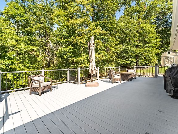 3rd image of 2 Milton Ln