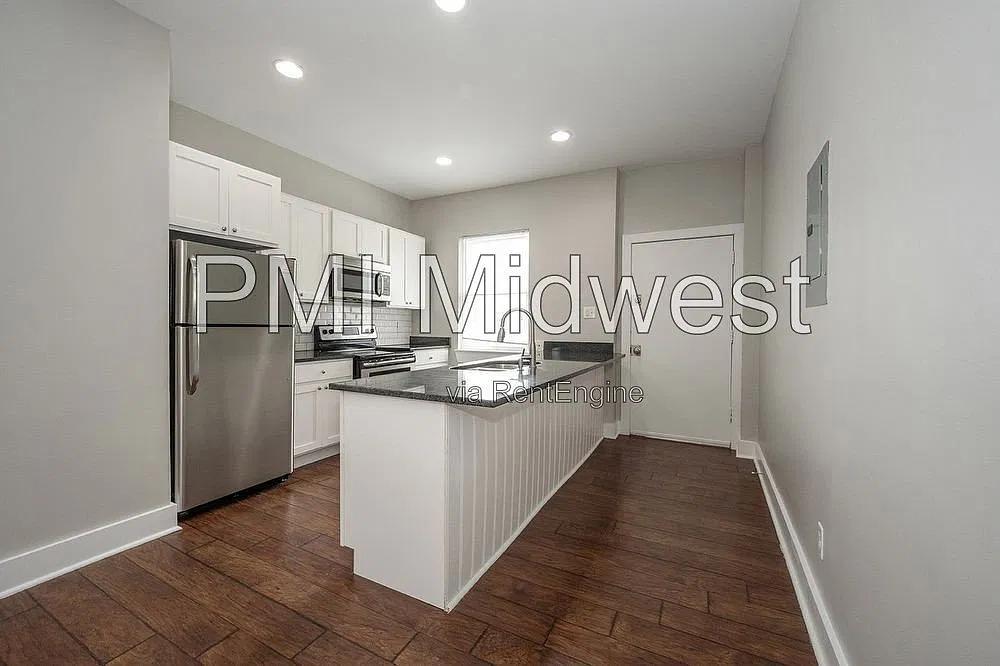 2029 N College Ave — Photo 4