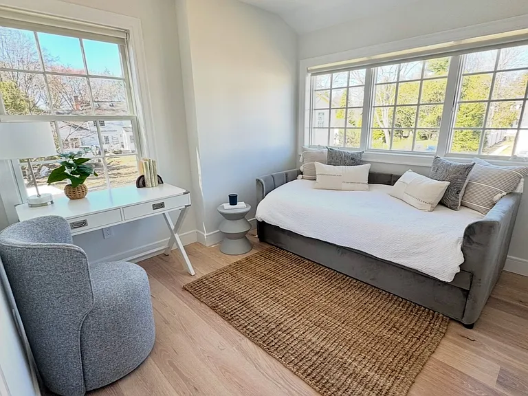 64 Kings Hwy N #1 — Photo 8