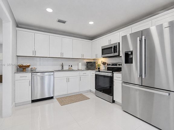4th image of 14265 SW 97th Ter