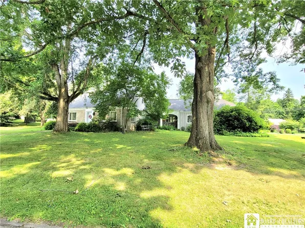 2 Westminster Cir, Jamestown, NY 14701